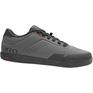 Chaussures Giro Latch MTB - Ombre Sombre et Contrôle - Publicité Chaussures Giro Latch MTB - Ombre Sombre et Contrôle - Publicité