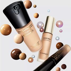 MAC Lightstruck Liquid Highlighter - Bright, Iridescent Glow - Face & Skin MAC Lightstruck Liquid Highlighter - Bright, Iridescent Glow - Face & Skin