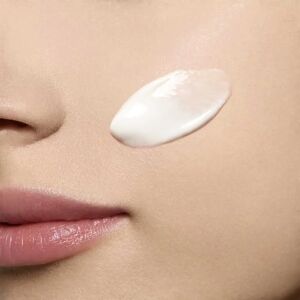 Clarins Bright Plus Face Moisturizer - Moisturizer for Women Clarins Bright Plus Face Moisturizer - Moisturizer for Women