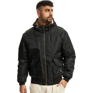Veste à Capuche Noire CWU de Brandit - Style Militaire Décontracté - Publicité Veste à Capuche Noire CWU de Brandit - Style Militaire Décontracté - Publicité