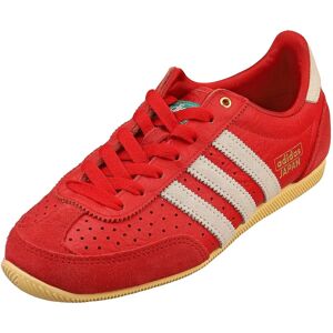 adidas Japan Modèle - Baskets rouges - Publicité adidas Japan Modèle - Baskets rouges - Publicité