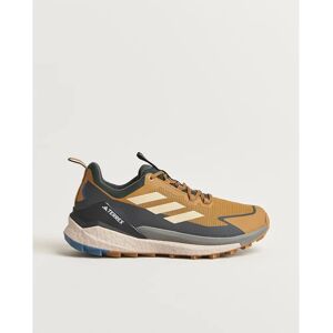 adidas Terrex Free Hiker 2.0 Low Gore-Tex Wandelschoenen - Bruin - Wandelschoenen adidas Terrex Free Hiker 2.0 Low Gore-Tex Wandelschoenen - Bruin - Wandelschoenen