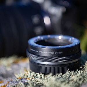 Canon 2972C005 Camera Lens Adapter - EF to EOS R - Black Canon 2972C005 Camera Lens Adapter - EF to EOS R - Black