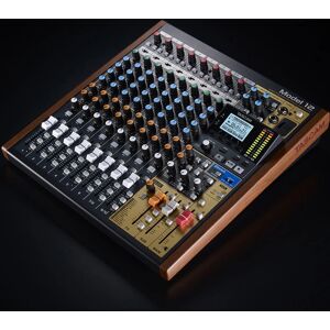 Tascam Model 12 Mezclador - 12 Canales, Interfaz de audio, Grabadora, Controlador Tascam Model 12 Mezclador - 12 Canales, Interfaz de audio, Grabadora, Controlador