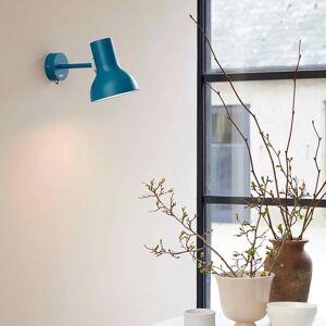 Applique Type 75 Mini Saxon Blue de Margaret Howell - Design industriel - Publicité Applique Type 75 Mini Saxon Blue de Margaret Howell - Design industriel - Publicité