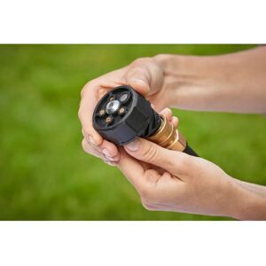 Black & Decker BCPC18D1-QW Pressure Washer - Compact Battery, Orange, 24 Bar Black & Decker BCPC18D1-QW Pressure Washer - Compact Battery, Orange, 24 Bar