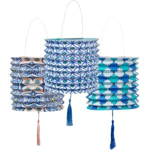 Talking Tables Souk Blaue Papierlaternen - Set mit 3 Marokkanische Hängevorrichtungen Talking Tables Souk Blaue Papierlaternen - Set mit 3 Marokkanische Hängevorrichtungen