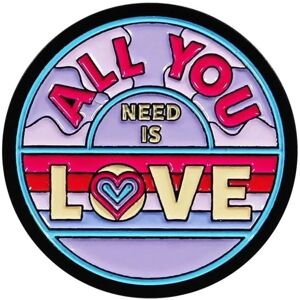 Pin Badge Les Beatles Tout Ce Dont Vous Avez Besoin C’est L’amour Violet - Publicité Pin Badge Les Beatles Tout Ce Dont Vous Avez Besoin C’est L’amour Violet - Publicité