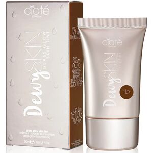 Ciaté London Dewy Skin - Glass Glow Tint - Foundation - Publicité Ciaté London Dewy Skin - Glass Glow Tint - Foundation - Publicité