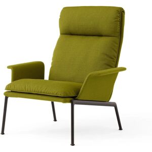 &Tradition Muno Fauteuil - Siège avec dossier haut et accoudoirs en tissu olive et aluminium noir - Fauteuil - Design scandinave contemporain - Publicité &Tradition Muno Fauteuil - Siège avec dossier haut et accoudoirs en tissu olive et aluminium noir - Fauteuil - Design scandinave contemporain - Publicité