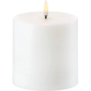 Piffany Copenhagen Uyuni - Bougie LED sur Pilier - Blanc Nordique - 10,1 x 10,1 cm - Publicité Piffany Copenhagen Uyuni - Bougie LED sur Pilier - Blanc Nordique - 10,1 x 10,1 cm - Publicité