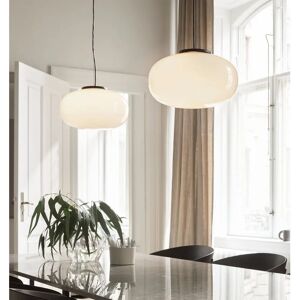 Suspension Karl-Johan de New Works - Verre Fumé LED Éclairage Design - Publicité Suspension Karl-Johan de New Works - Verre Fumé LED Éclairage Design - Publicité