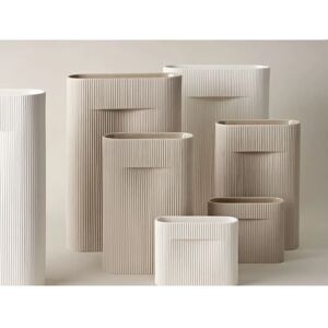 Muuto Ridge Vase - Beige - Håndlaget - 48,5cm Muuto Ridge Vase - Beige - Håndlaget - 48,5cm