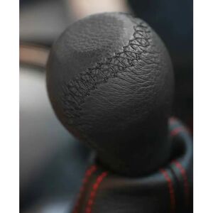 CARPASSION 10059 Pommeau de vitesse en cuir - Gear Shift Knob - Publicité CARPASSION 10059 Pommeau de vitesse en cuir - Gear Shift Knob - Publicité