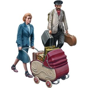 Mini Art Refugees Musician Family Figurines - 1/35 Scale Mini Art Refugees Musician Family Figurines - 1/35 Scale