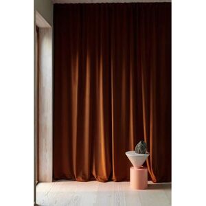 DEMI Skreddersydd Fløyelsgardin - Resirkulert Polyester, 140cm Bredde DEMI Skreddersydd Fløyelsgardin - Resirkulert Polyester, 140cm Bredde