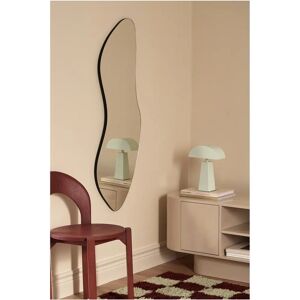 Ellos Home Curve Veggspiegel - Uregelmessig, organisk form - MDF-bakside - Heng opp vertikalt - FSC Ellos Home Curve Veggspiegel - Uregelmessig, organisk form - MDF-bakside - Heng opp vertikalt - FSC