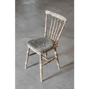 Shepherd Judith Stolpute - Antiskli Fårskinn - 34x36cm Shepherd Judith Stolpute - Antiskli Fårskinn - 34x36cm