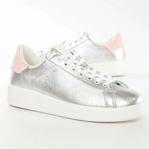Baskets Guess Classique Argent - Baskets - Publicité Baskets Guess Classique Argent - Baskets - Publicité