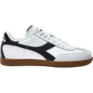 Baskets en Cuir Blanc/Noir Diadora - Style Terrasse Années 80 - Publicité Baskets en Cuir Blanc/Noir Diadora - Style Terrasse Années 80 - Publicité