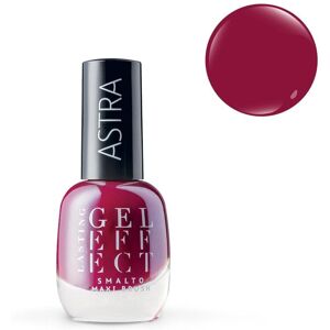 Astra Make-up Effet Gel Longue Durée Rouge Amor - Vernis à Ongles - Publicité Astra Make-up Effet Gel Longue Durée Rouge Amor - Vernis à Ongles - Publicité