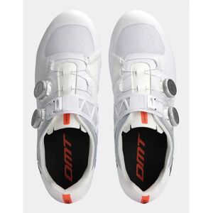 Chaussures DMT KR0 EVO blanches gris - Performance & Technologies - Publicité Chaussures DMT KR0 EVO blanches gris - Performance & Technologies - Publicité