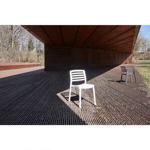 Chaise de jardin en résine Wind Blanc Resol - Empilable, UV Protégée - Publicité Chaise de jardin en résine Wind Blanc Resol - Empilable, UV Protégée - Publicité