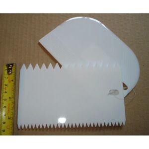 Ibili Plastic Decor Spatula and Comb - 15cm Kitchen Tools Ibili Plastic Decor Spatula and Comb - 15cm Kitchen Tools