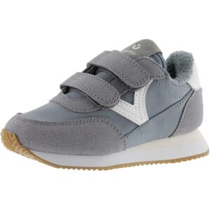 Victoria Jeans et Baskets - Sport et Quotidien - Publicité Victoria Jeans et Baskets - Sport et Quotidien - Publicité