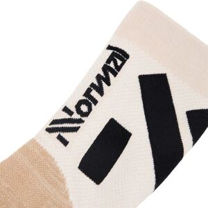 NNormal Race Low Beige Sukat - Urheilijoille NNormal Race Low Beige Sukat - Urheilijoille