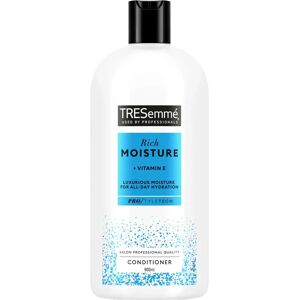 TRESemmé Moisture Rich Conditioner - All-Day Hydration - 900ml TRESemmé Moisture Rich Conditioner - All-Day Hydration - 900ml