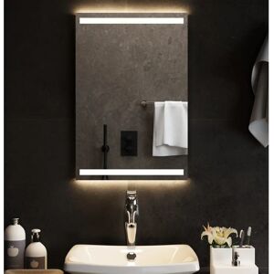 vidaXL 570335 Wandgemonteerde LED Badkamer Spiegel - 40x60cm vidaXL 570335 Wandgemonteerde LED Badkamer Spiegel - 40x60cm