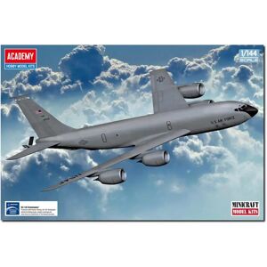 Model samolotu USAF KC-135R Stratotanker 1:144 - Zestaw Model samolotu USAF KC-135R Stratotanker 1:144 - Zestaw