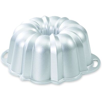 Nordic Ware 50037 Baking Mould - Anniversary Bundt Pan Nordic Ware 50037 Baking Mould - Anniversary Bundt Pan