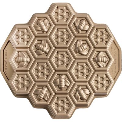 Nordic Ware 85477 Honeycomb Pull Apart Pan - Bakeware Nordic Ware 85477 Honeycomb Pull Apart Pan - Bakeware