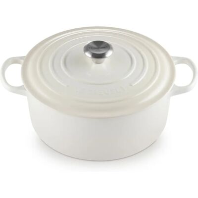 Le Creuset Signature Meringue Cast Iron 28cm Round Casserole - Cast Iron Casserole Le Creuset Signature Meringue Cast Iron 28cm Round Casserole - Cast Iron Casserole