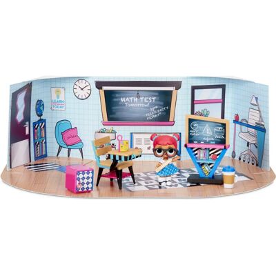 L.O.L. Surprise! Furniture - Classroom with Teachers Pet - Dolls L.O.L. Surprise! Furniture - Classroom with Teachers Pet - Dolls