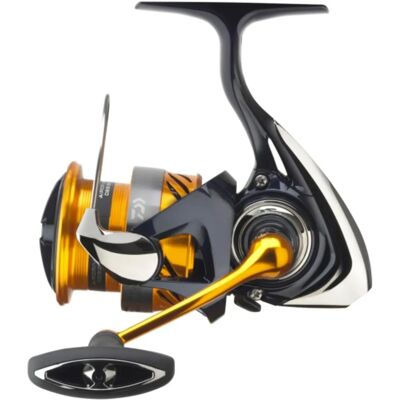 Daiwa Revros Lt 2023 Moulinet Spinning Doré - Publicité Daiwa Revros Lt 2023 Moulinet Spinning Doré - Publicité