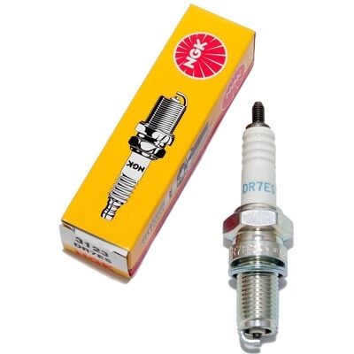 NGK Zündkerze DR7ES - Zündkerze für Honda, Yamaha, Suzuki, Kawasaki NGK Zündkerze DR7ES - Zündkerze für Honda, Yamaha, Suzuki, Kawasaki