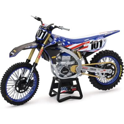 Moto Yamaha YZF 450 Star Racing di New Ray - Scala 1/12 Moto Yamaha YZF 450 Star Racing di New Ray - Scala 1/12