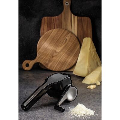 Ralador rotativo preto Microplane para parmesão e queijos duros Ralador rotativo preto Microplane para parmesão e queijos duros