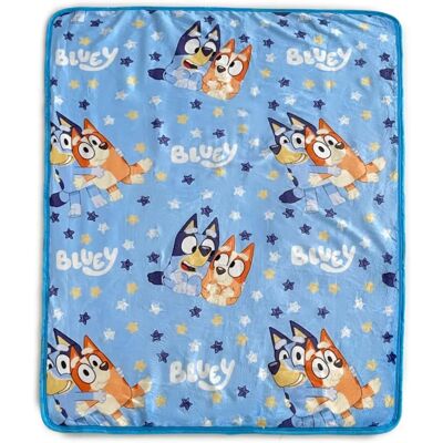 Bluey Hugs and Stars Satynowa Narzuta - Narzuta Bluey Hugs and Stars Satynowa Narzuta - Narzuta