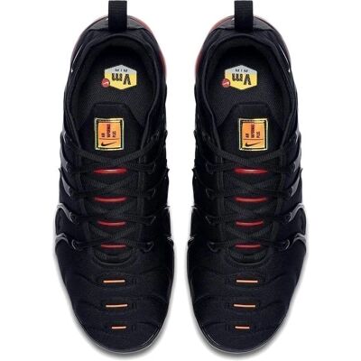 Nike Air Vapormax Plus - Baskets Noires - Publicité Nike Air Vapormax Plus - Baskets Noires - Publicité