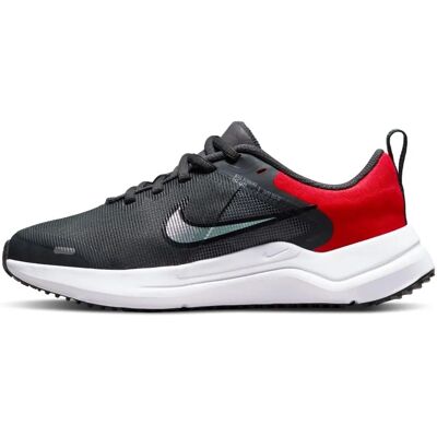 Nike Downshifter 12 Kinderschuhe - Leicht, Robust, Recycelte Materialien Nike Downshifter 12 Kinderschuhe - Leicht, Robust, Recycelte Materialien
