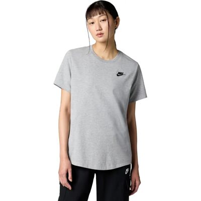Nike Sportswear Club Essentials Dames T-Shirt - Casual Pasvorm Nike Sportswear Club Essentials Dames T-Shirt - Casual Pasvorm
