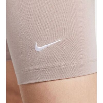 Șorturi bej Nike - Shorts, Mulate, Vara, Esențiale Șorturi bej Nike - Shorts, Mulate, Vara, Esențiale