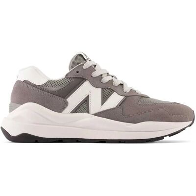 New Balance M5740VPB Sneakers Homme Gris - Sneakers - Publicité New Balance M5740VPB Sneakers Homme Gris - Sneakers - Publicité