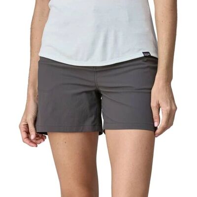 Patagonia Shorts Femme Quandary - 5 in. Gris - Publicité Patagonia Shorts Femme Quandary - 5 in. Gris - Publicité