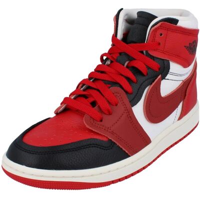 Nike Jordan Hoge Sneakers Zwart & Rood - Sport Red/Dune Red - Maat: US 7.5 - Vrouw Nike Jordan Hoge Sneakers Zwart & Rood - Sport Red/Dune Red - Maat: US 7.5 - Vrouw