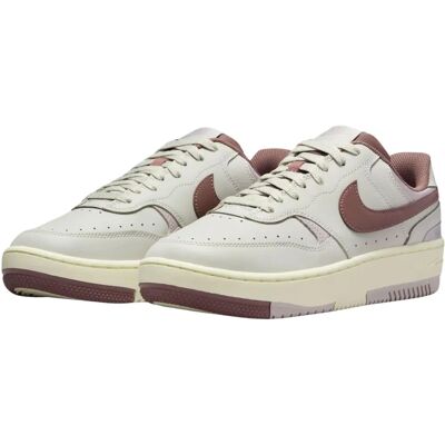 Nike Gamma Force Blanc - Chaussures de Sport - Publicité Nike Gamma Force Blanc - Chaussures de Sport - Publicité